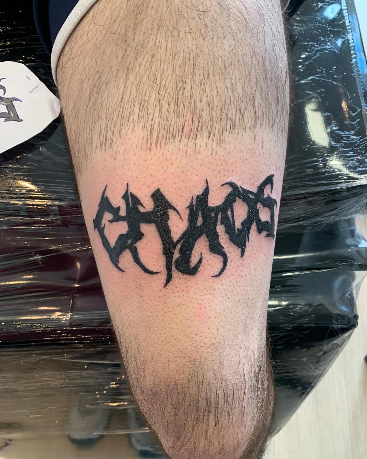 Chaos, panturrilha, freehand