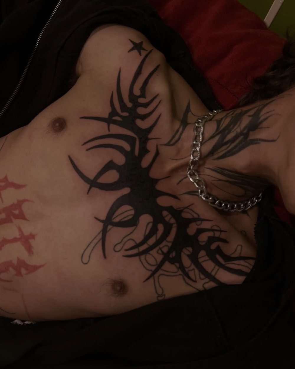 Peito fechado, peito, freehand
